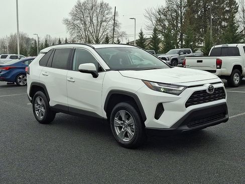 New 2025 Toyota RAV4 XLE w/ Convenience Package image 4