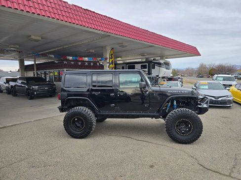Used 2016 Jeep Wrangler Unlimited Rubicon w/ Connectivity Group image 5