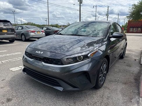 Used 2023 Kia Forte LXS FWD image 4