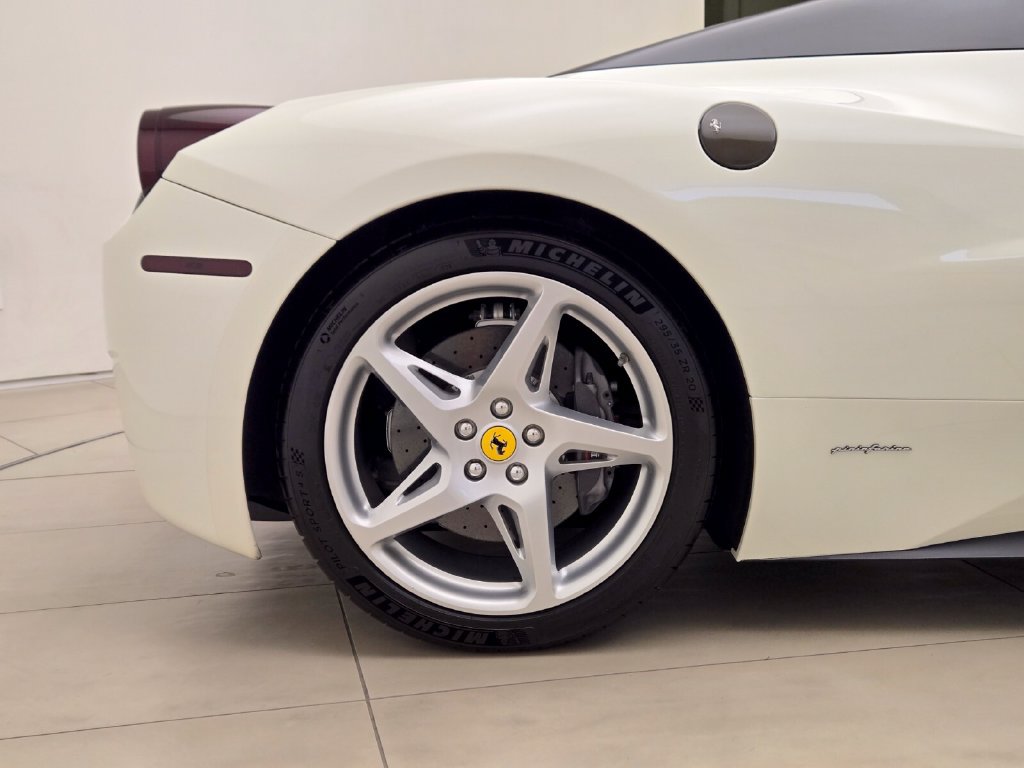 Used 2013 Ferrari 458 Spider RWD image 8