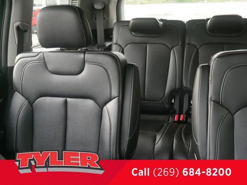 Used 2023 Jeep Grand Cherokee L Limited AWD/4WD image 41