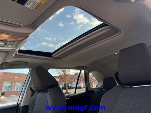 Used 2019 Toyota RAV4 XLE image 16