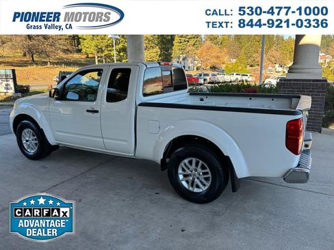 Used 2020 Nissan Frontier SV RWD image 1