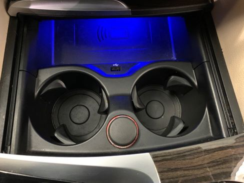 Used 2022 BMW 530i xDrive w/ Premium Package image 60