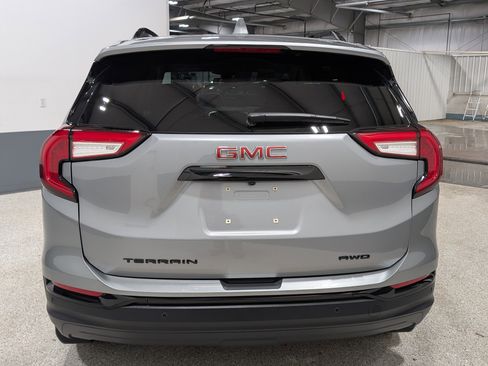 Used 2023 GMC Terrain SLE w/ Driver Convenience Package AWD/4WD image 10