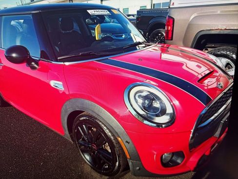 Used 2018 MINI Cooper S image 3