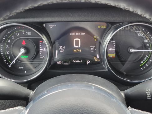 Used 2022 Jeep Wrangler Unlimited Sahara w/ Cold Weather Group AWD/4WD image 8