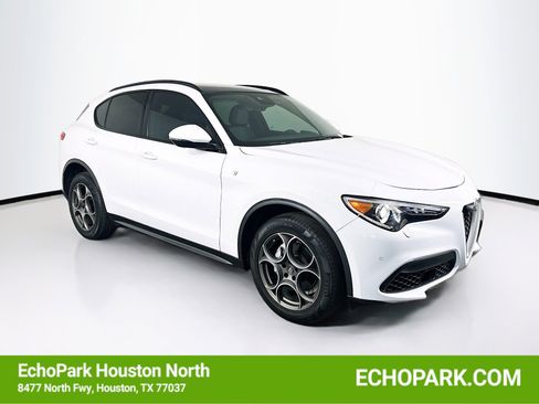 Used 2022 Alfa Romeo Stelvio Ti image 1