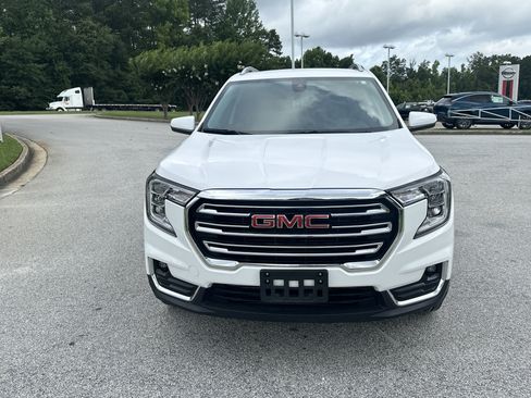 Used 2024 GMC Terrain SLT AWD/4WD image 2