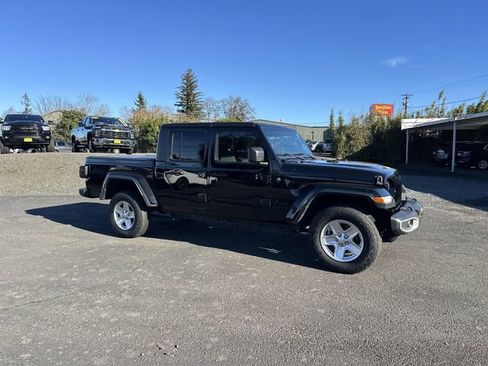 Used 2022 Jeep Gladiator Sport image 7