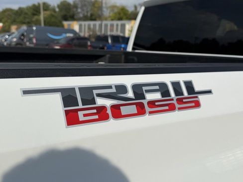 Used 2022 Chevrolet Silverado 1500 Custom Trail Boss image 11