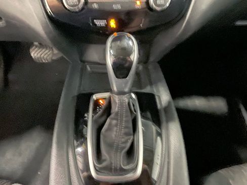 Used 2020 Nissan Rogue SV image 32