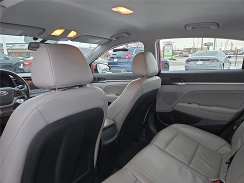 Used 2017 Hyundai Elantra Limited image 23