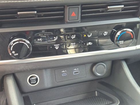 Used 2021 Nissan Rogue S FWD image 25