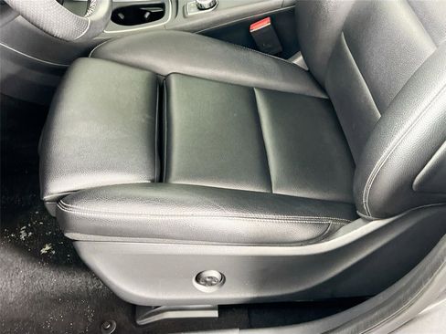 Used 2018 Mercedes-Benz GLA 250 4MATIC image 17