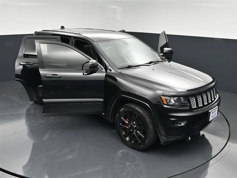 Used 2017 Jeep Grand Cherokee Altitude AWD/4WD image 35