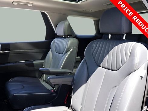 Used 2024 Hyundai Palisade Limited image 13