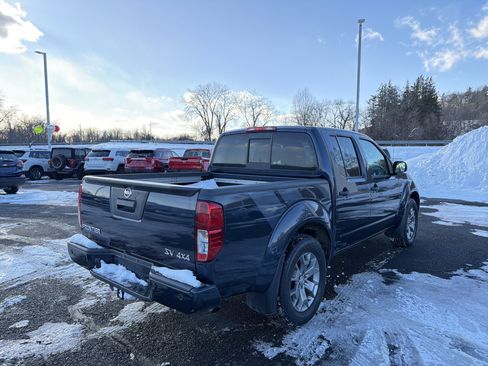 Certified 2021 Nissan Frontier SV image 5