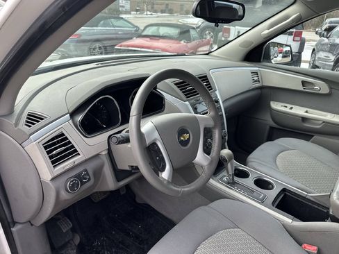 Used 2012 Chevrolet Traverse LS FWD image 16