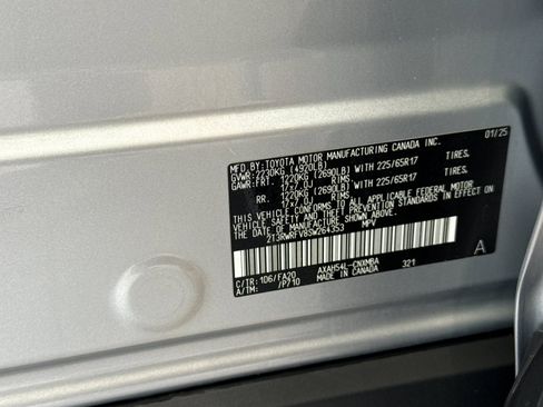 Used 2025 Toyota RAV4 XLE AWD/4WD image 16