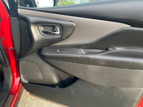 Used 2019 Nissan Murano SV image 27