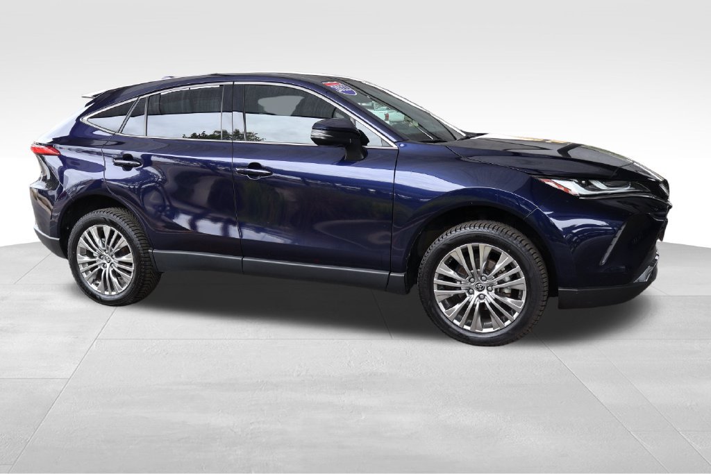 Certified 2022 Toyota Venza Limited w/ Advanced Technology Package AWD/4WD image 17