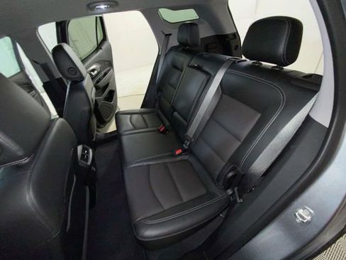 Used 2023 GMC Terrain SLT image 10