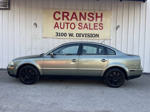 Used 2002 Volkswagen Passat GLS FWD image 3