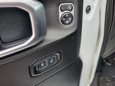 Used 2020 Jeep Gladiator Rubicon w/ Advanced Safety Group image 19