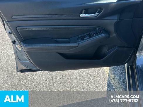 Used 2019 Nissan Altima 2.5 S FWD image 11