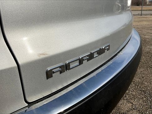 Used 2012 GMC Acadia SL w/ Preferred Package FWD image 31
