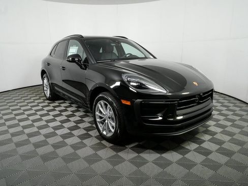 Used 2026 Porsche Macan AWD/4WD image 28