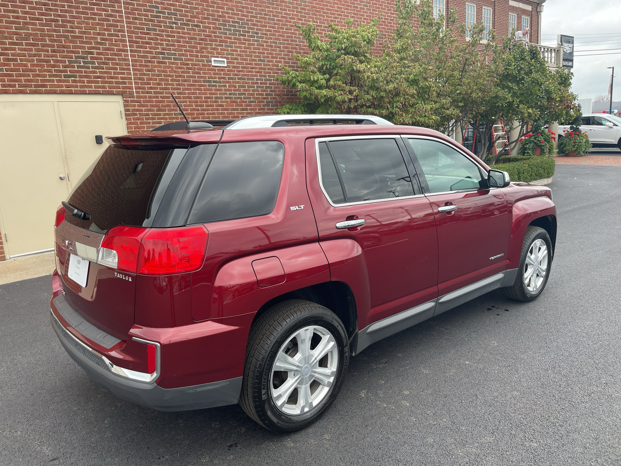 Used 2017 GMC Terrain SLT w/ Open Road Package FWD image 5