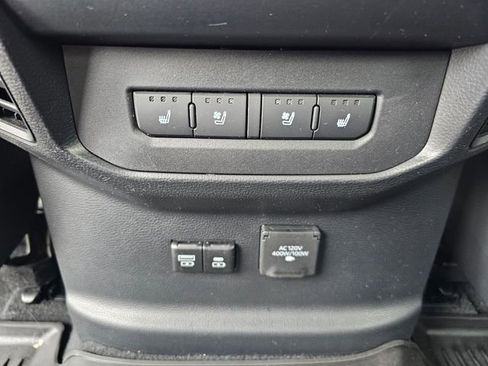 Used 2024 Toyota Tundra Platinum AWD/4WD image 23
