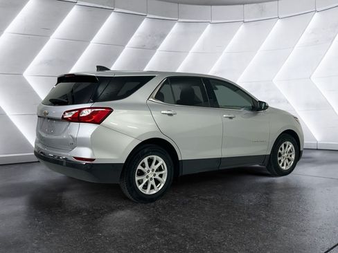 Used 2019 Chevrolet Equinox LT FWD image 4