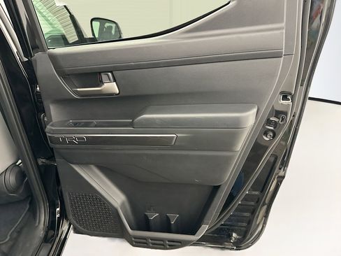 Used 2025 Toyota Tacoma TRD Off-Road image 31