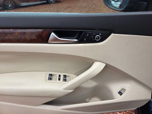 Used 2012 Volkswagen Passat TDI SEL Premium image 10