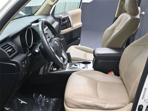 Used 2012 Toyota 4Runner Limited image 5