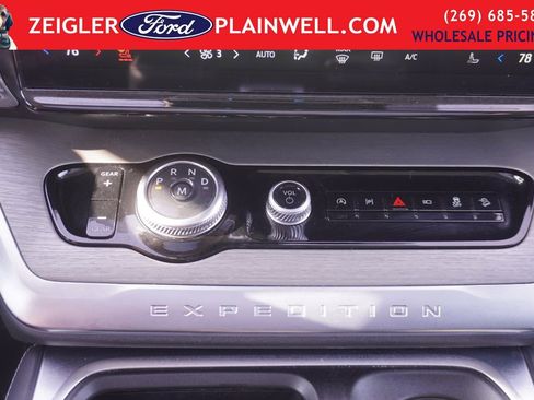 Used 2025 Ford Expedition Max Platinum image 29
