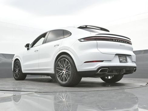 Certified 2025 Porsche Cayenne Coupe AWD/4WD image 37