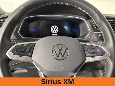 Used 2024 Volkswagen Tiguan SE image 11