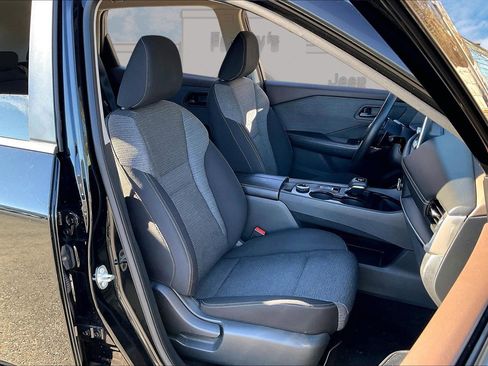 Used 2021 Nissan Rogue S image 7