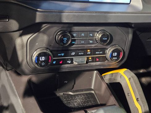 Used 2024 Ford Bronco Badlands AWD/4WD image 31