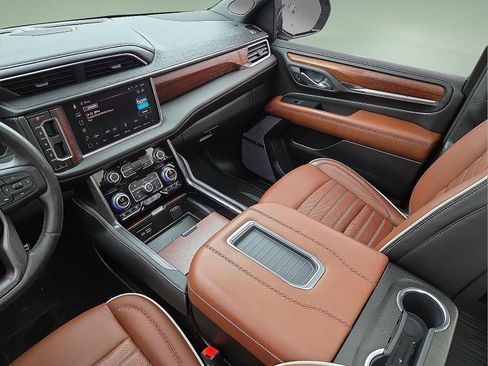 Certified 2023 GMC Yukon Denali Ultimate AWD/4WD image 13