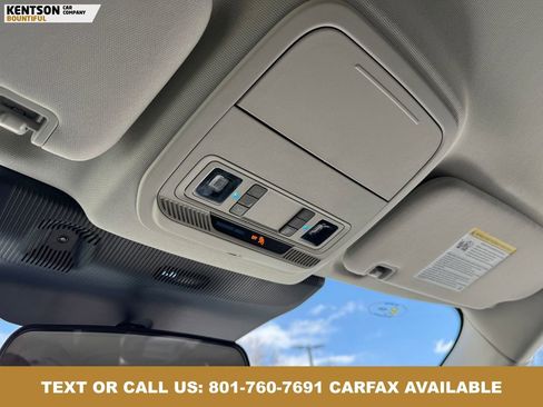 Used 2025 Ford Explorer Active AWD/4WD image 25
