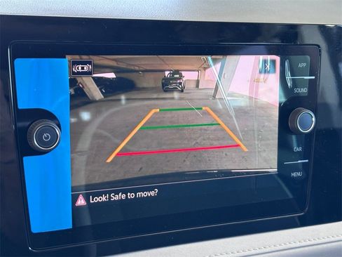 New 2026 Volkswagen Taos SE image 15