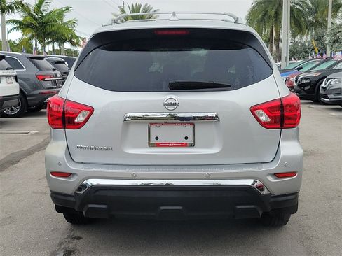 Used 2020 Nissan Pathfinder S image 5