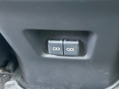Used 2023 Toyota RAV4 XLE AWD/4WD image 22