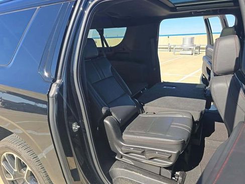 Used 2023 Chevrolet Suburban RST w/ Luxury Package image 4