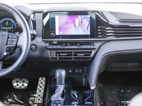 Certified 2025 Toyota Camry SE image 13